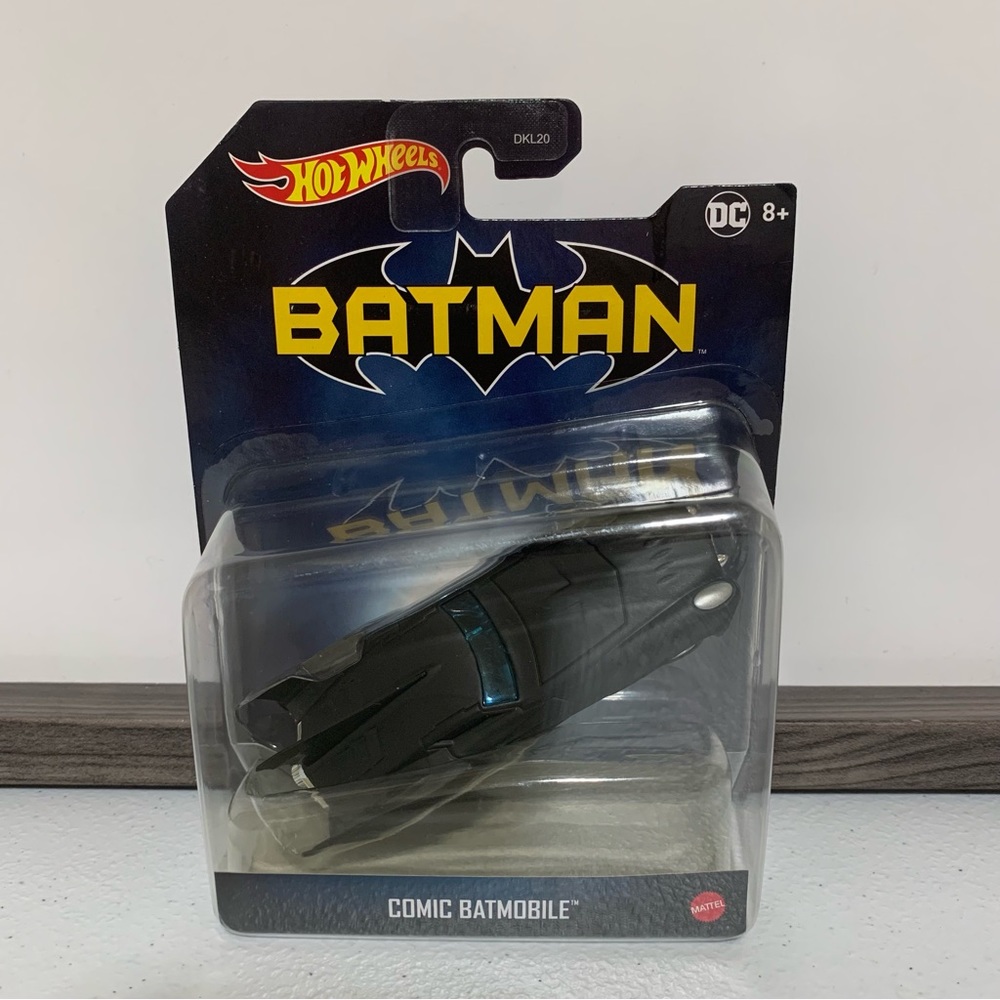 Hot Wheels x Batman: Comic Batmobile-NWT